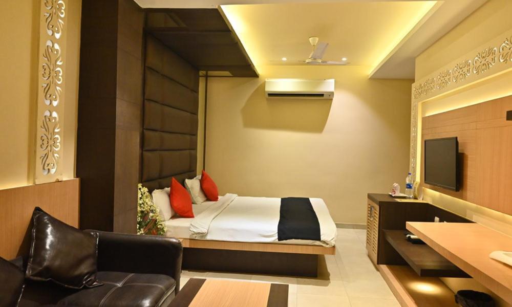 Hotel Royal Cottage Kanpur Exteriör bild