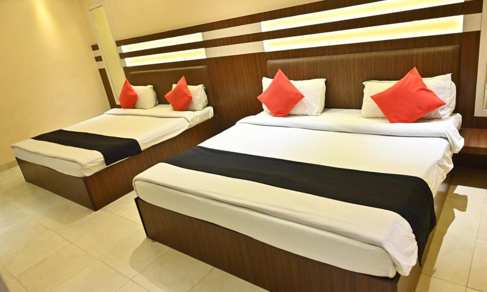 Hotel Royal Cottage Kanpur Exteriör bild