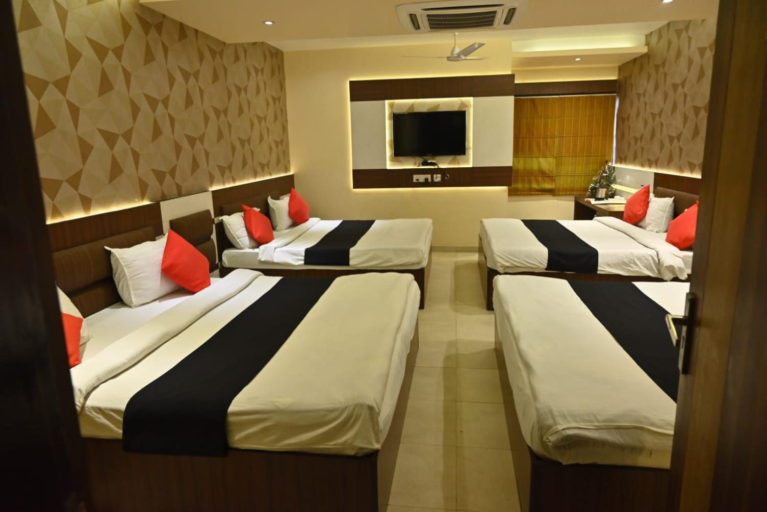 Hotel Royal Cottage Kanpur Exteriör bild